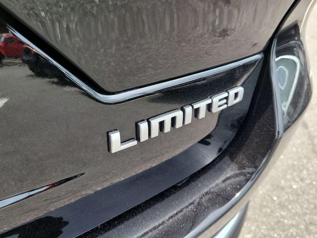 new 2025 Jeep Grand Cherokee car, priced at $40,054