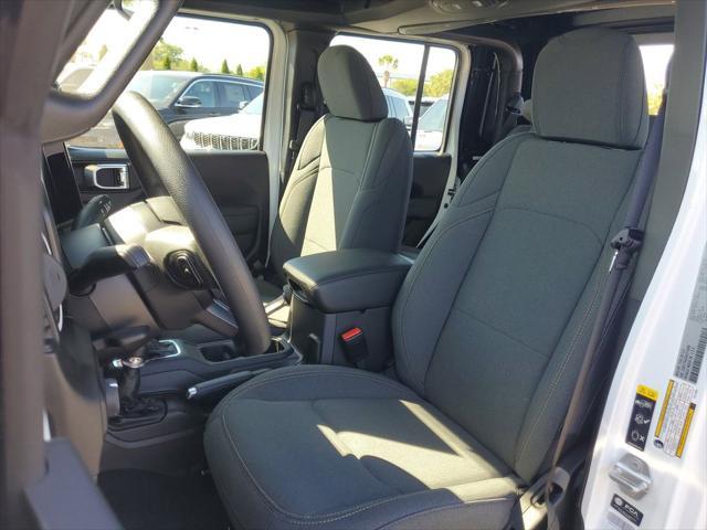new 2025 Jeep Gladiator car, priced at $46,815