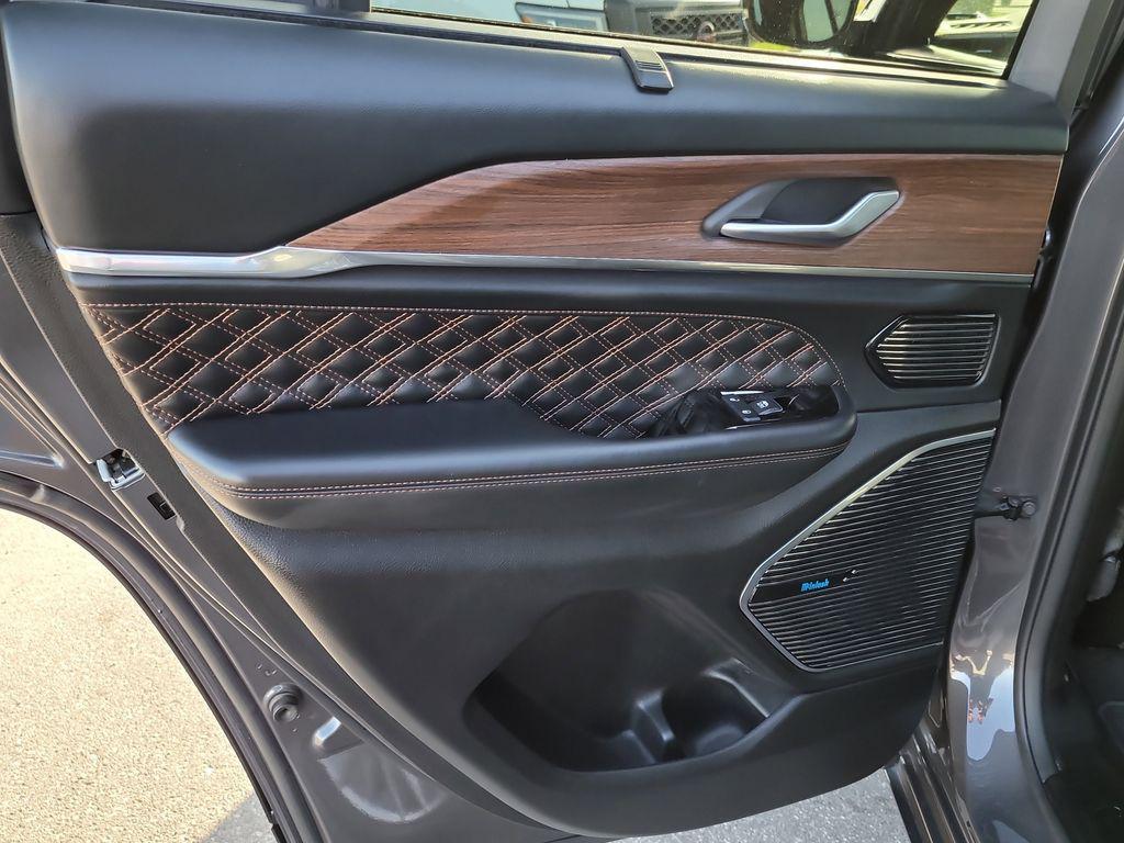 used 2022 Jeep Grand Cherokee car, priced at $32,865