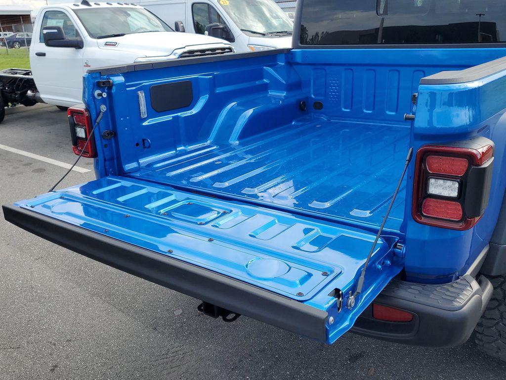 new 2025 Jeep Gladiator car, priced at $50,555