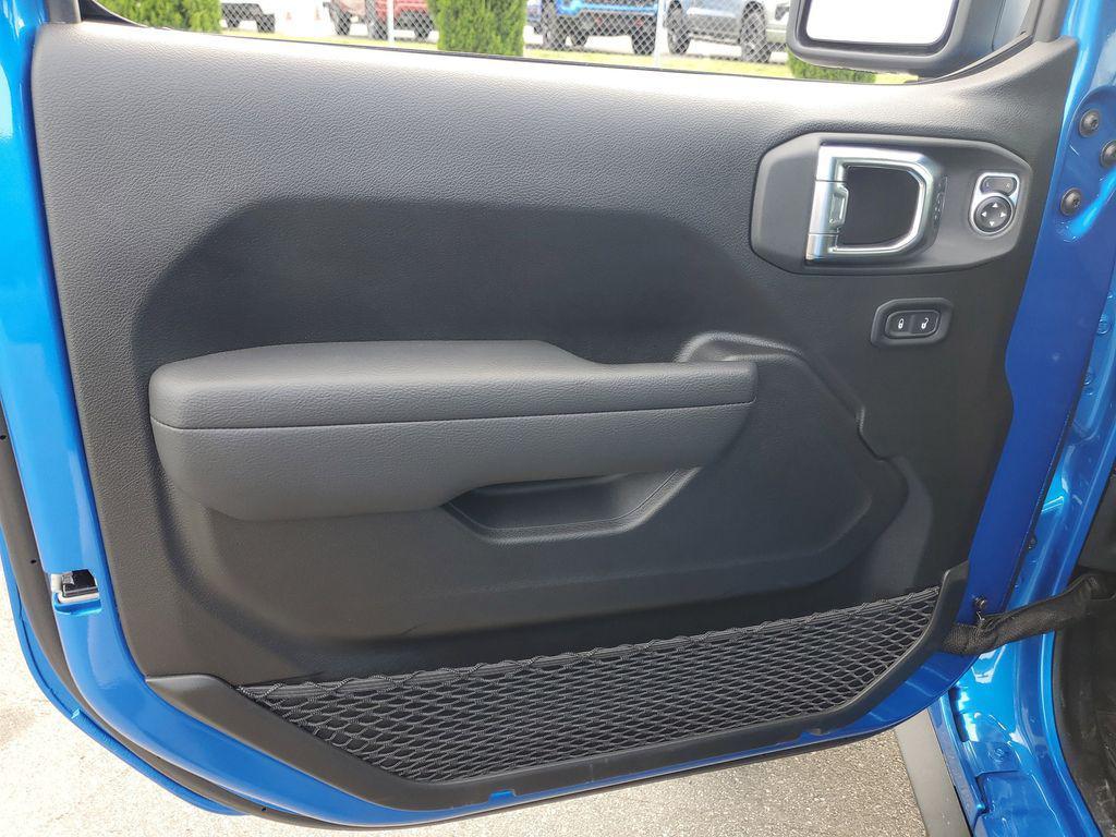 new 2025 Jeep Gladiator car, priced at $50,555