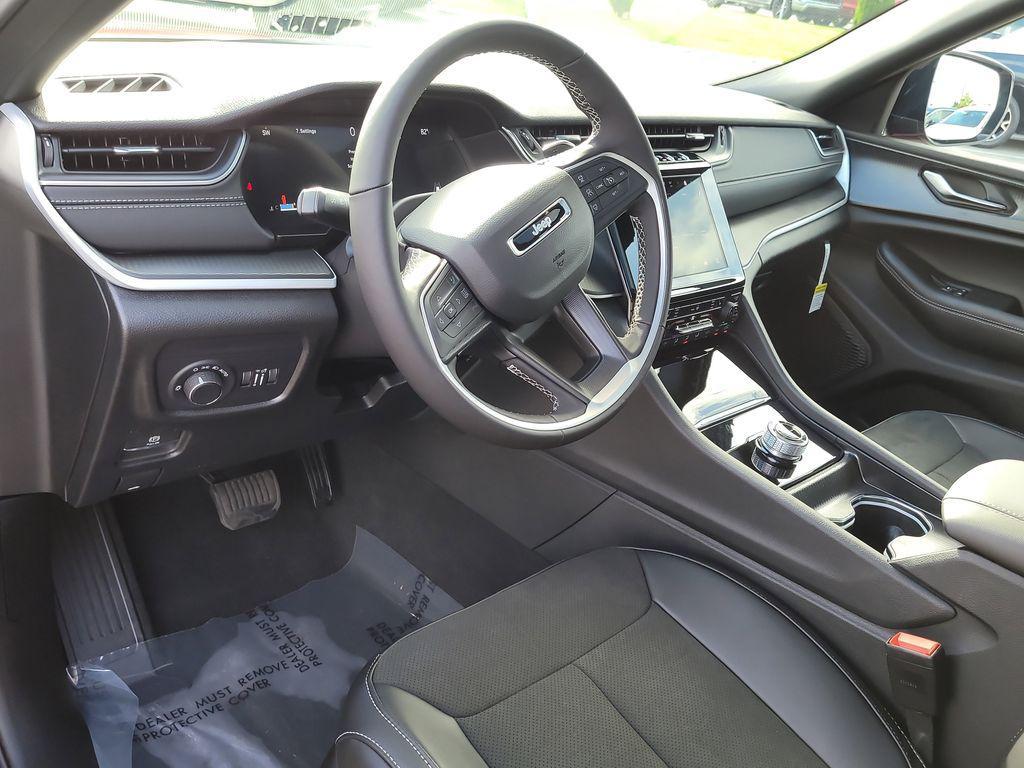 new 2025 Jeep Grand Cherokee L car, priced at $39,668