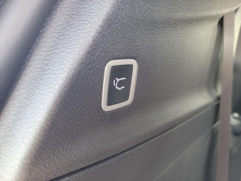 new 2025 Chrysler Pacifica car, priced at $37,778