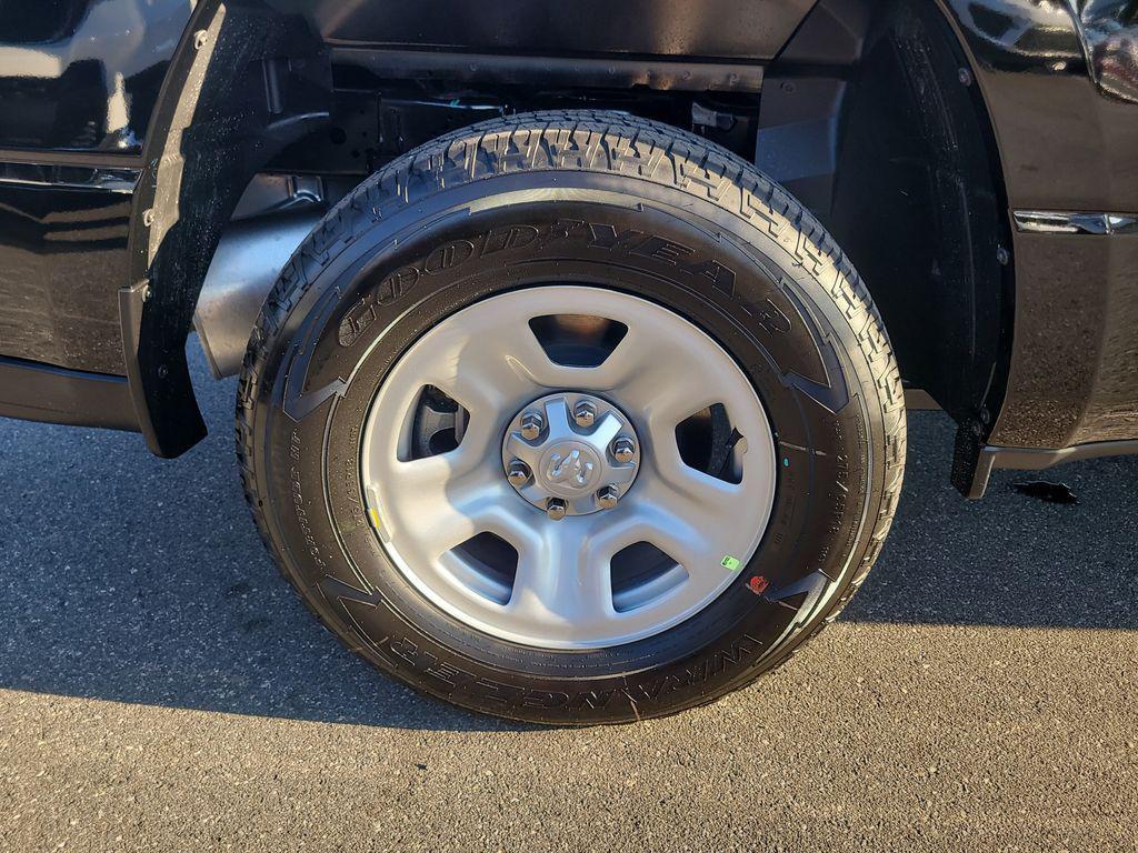 new 2025 Ram 1500 car, priced at $40,761