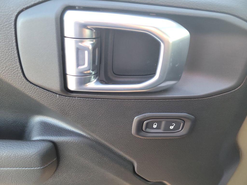 new 2026 Jeep Wrangler car, priced at $38,698