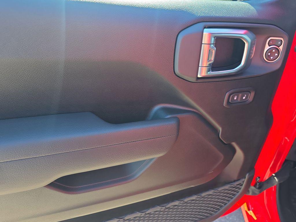 new 2026 Jeep Wrangler car, priced at $46,733