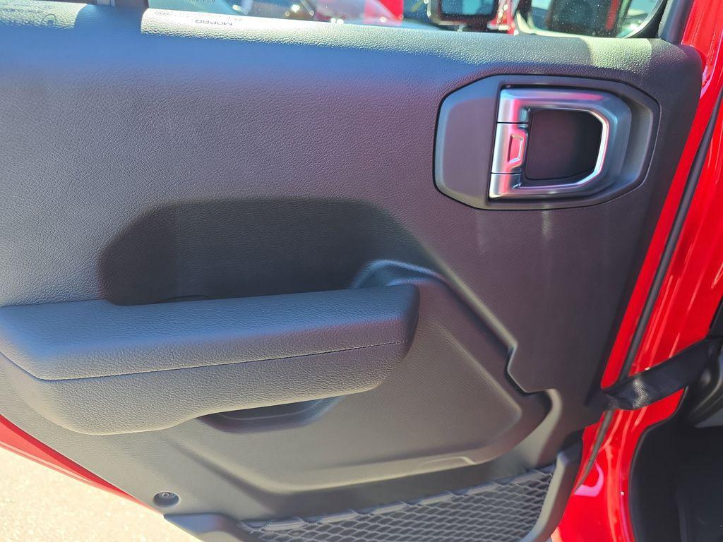 new 2026 Jeep Wrangler car, priced at $46,733