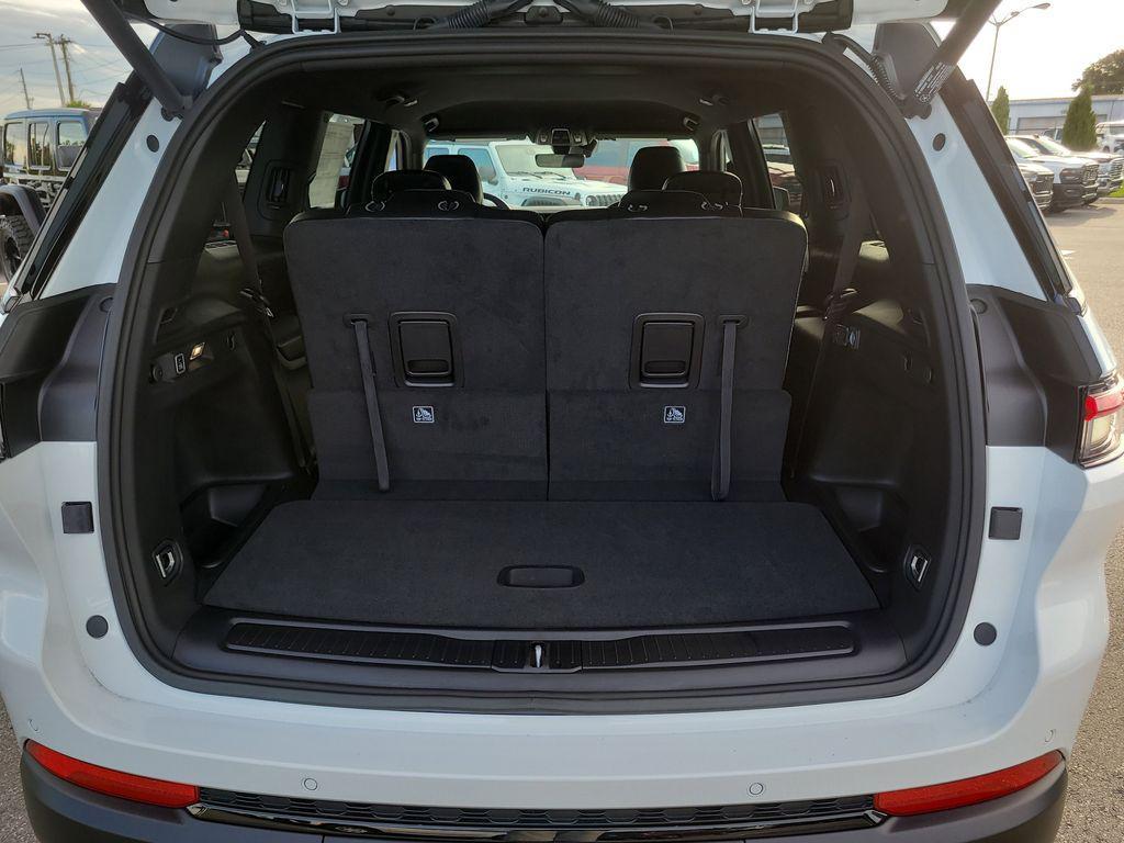 new 2025 Jeep Grand Cherokee L car, priced at $38,237