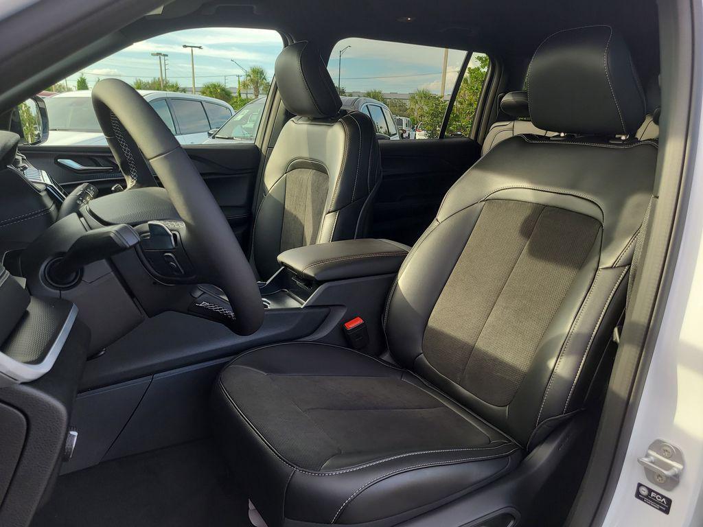 new 2025 Jeep Grand Cherokee L car, priced at $38,237