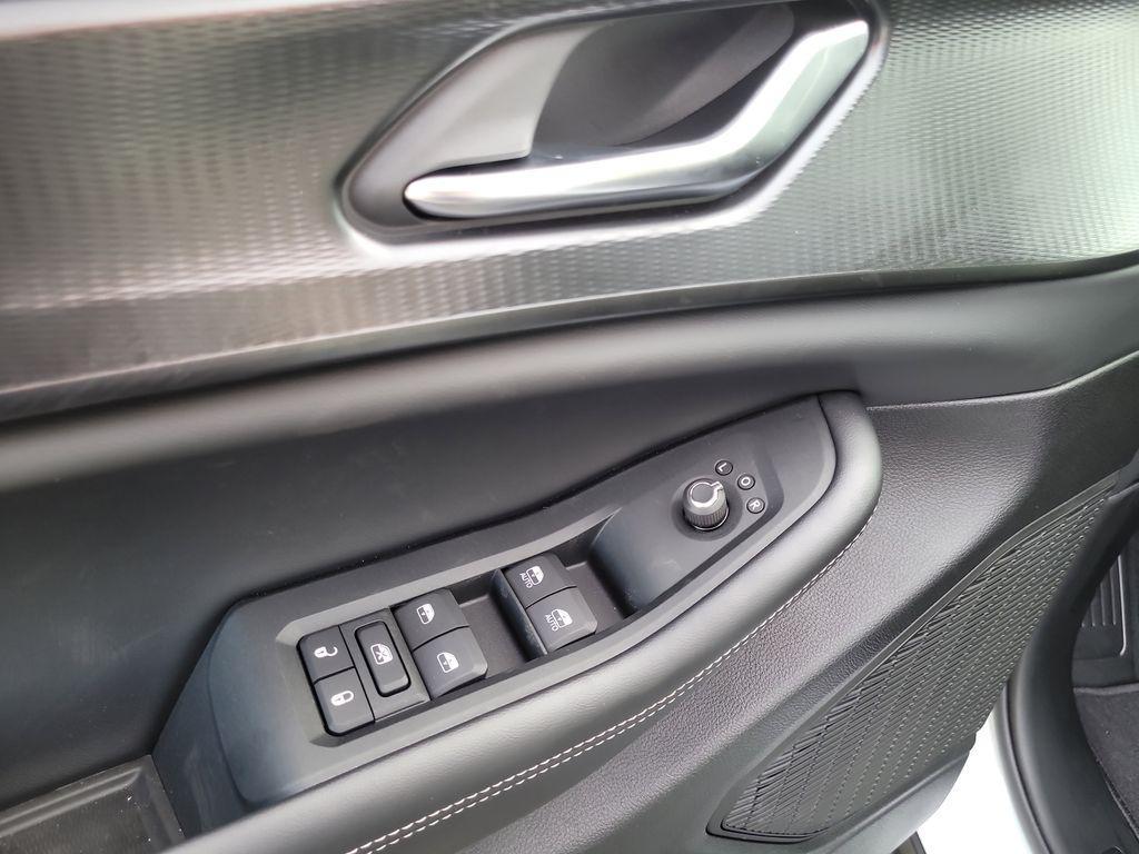 new 2025 Jeep Grand Cherokee L car, priced at $38,237