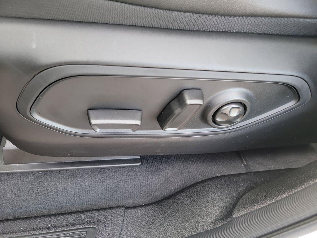 new 2025 Jeep Grand Cherokee L car, priced at $38,237