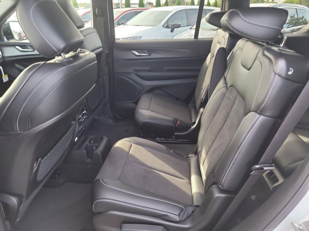 new 2025 Jeep Grand Cherokee L car, priced at $38,237