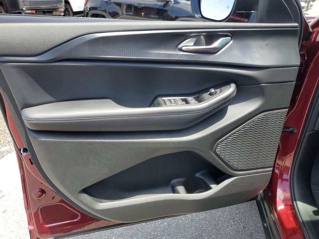new 2025 Jeep Grand Cherokee L car, priced at $33,999