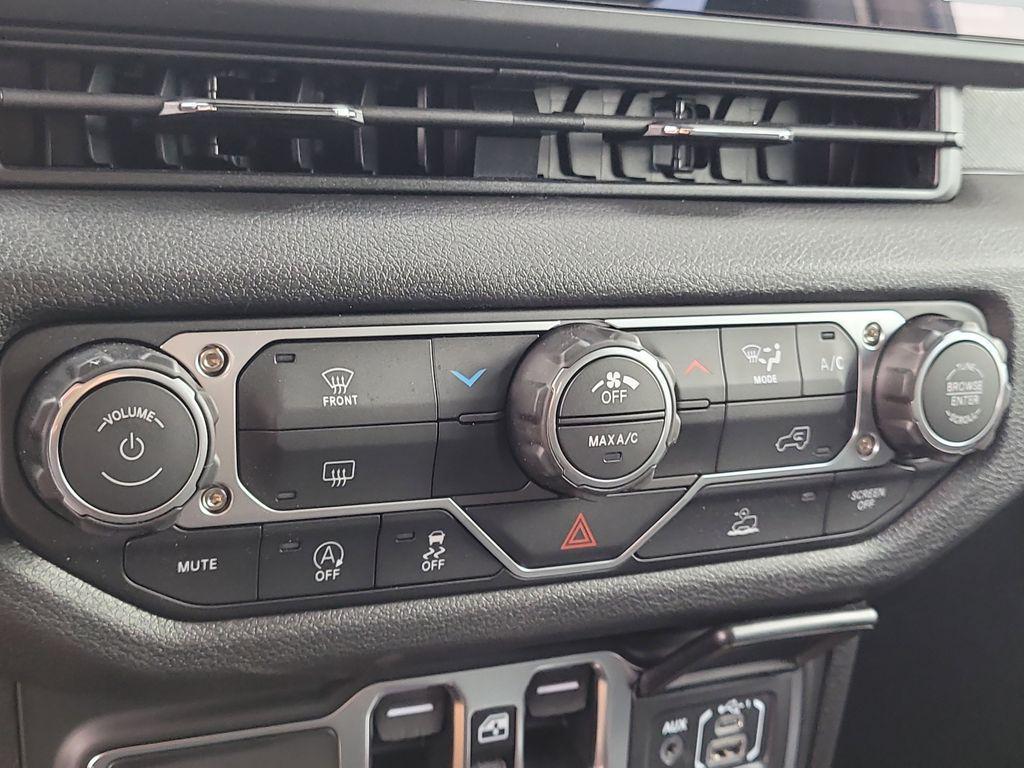 new 2026 Jeep Wrangler car, priced at $43,184