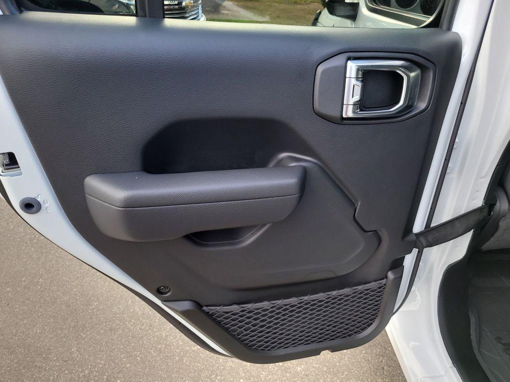 new 2026 Jeep Wrangler car, priced at $43,184