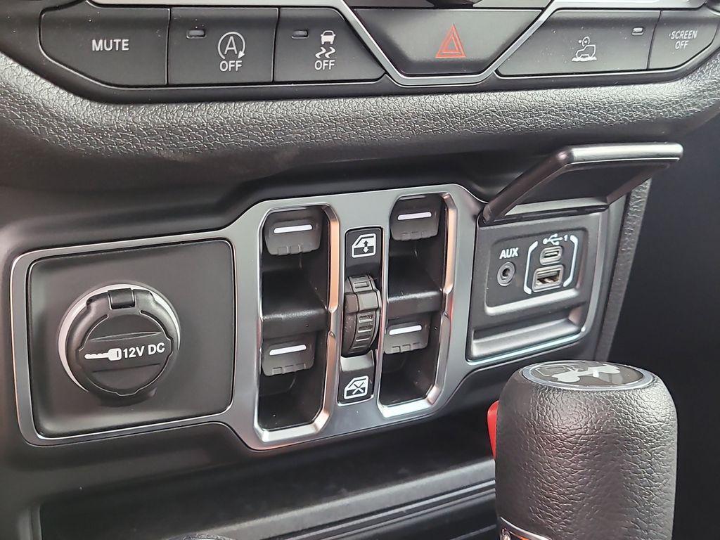 new 2026 Jeep Wrangler car, priced at $43,184