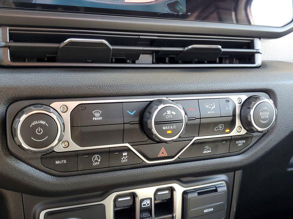 new 2025 Jeep Gladiator car, priced at $36,219