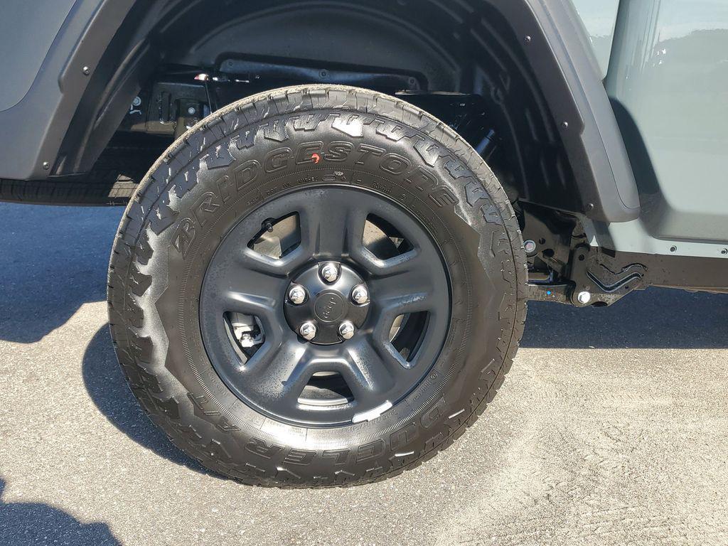new 2025 Jeep Gladiator car, priced at $38,790