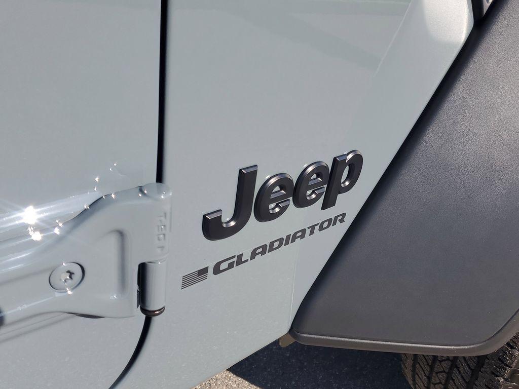 new 2025 Jeep Gladiator car, priced at $38,790