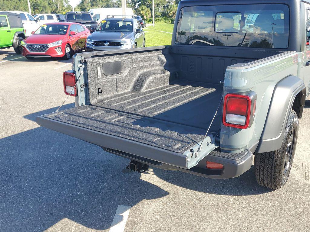 new 2025 Jeep Gladiator car, priced at $38,790