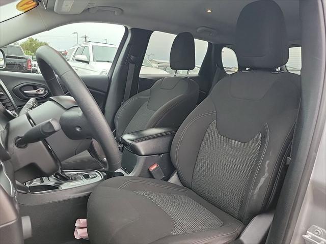 used 2019 Jeep Cherokee car, priced at $17,374