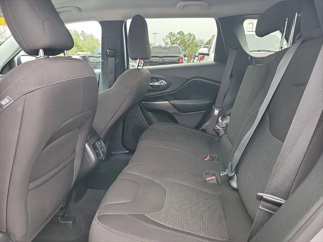 used 2019 Jeep Cherokee car, priced at $17,374