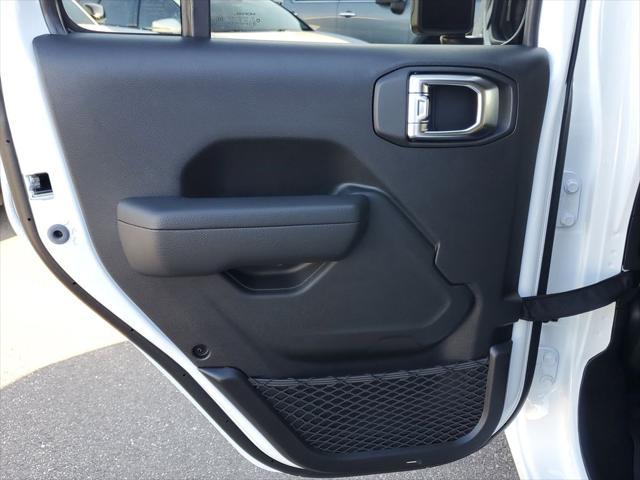new 2025 Jeep Wrangler car, priced at $44,367