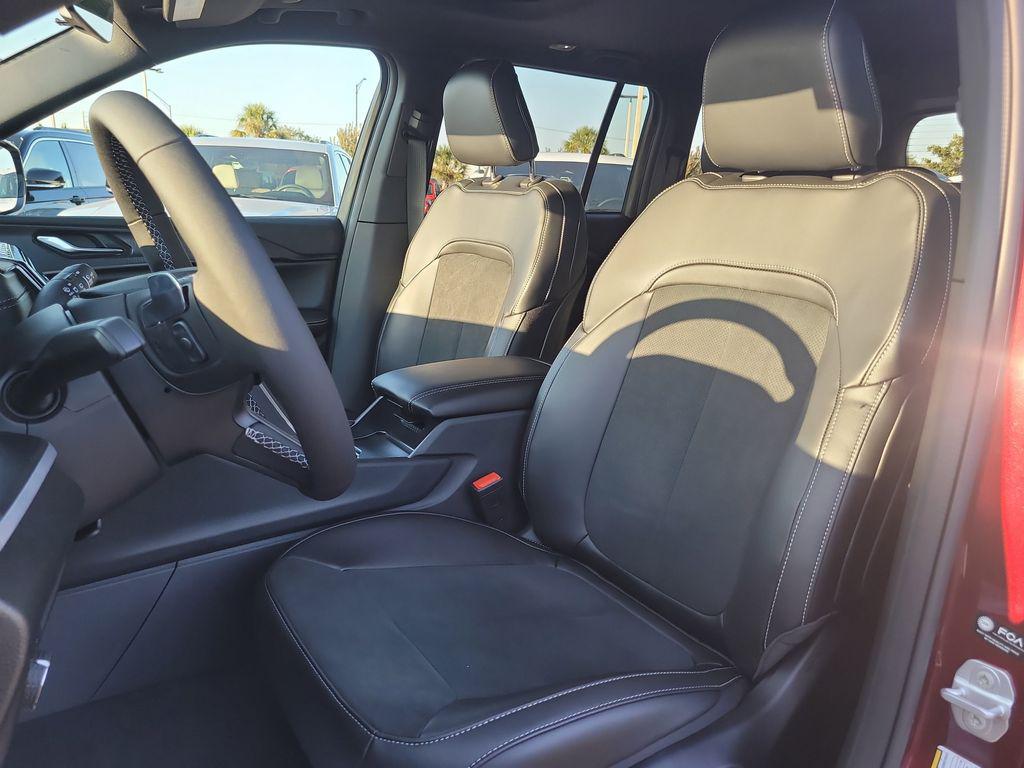 new 2025 Jeep Grand Cherokee car, priced at $40,635