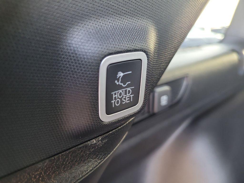 new 2025 Jeep Grand Cherokee car, priced at $40,635