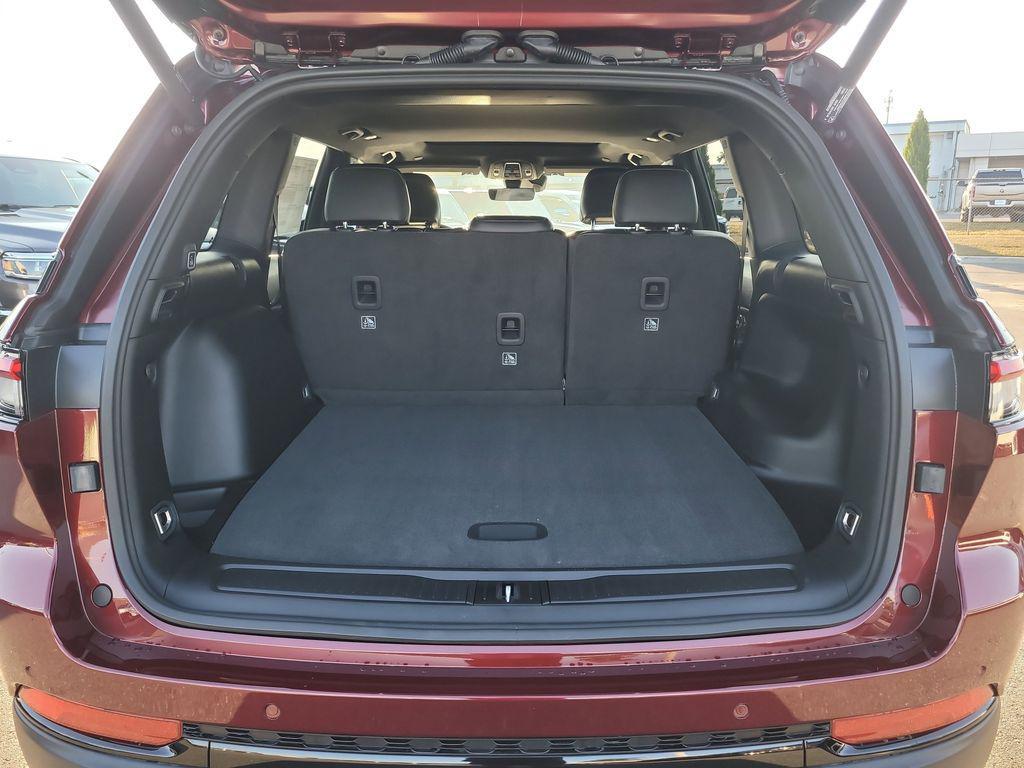 new 2025 Jeep Grand Cherokee car, priced at $40,635