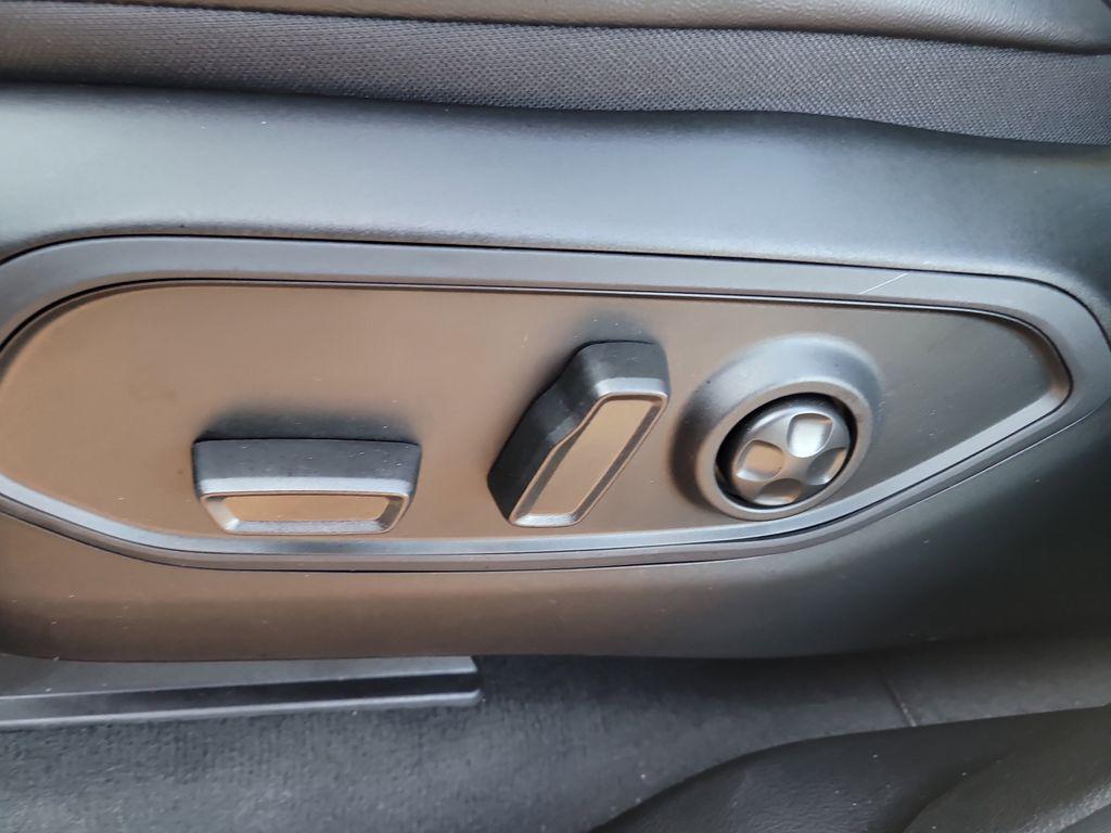 new 2025 Jeep Grand Cherokee car, priced at $40,635