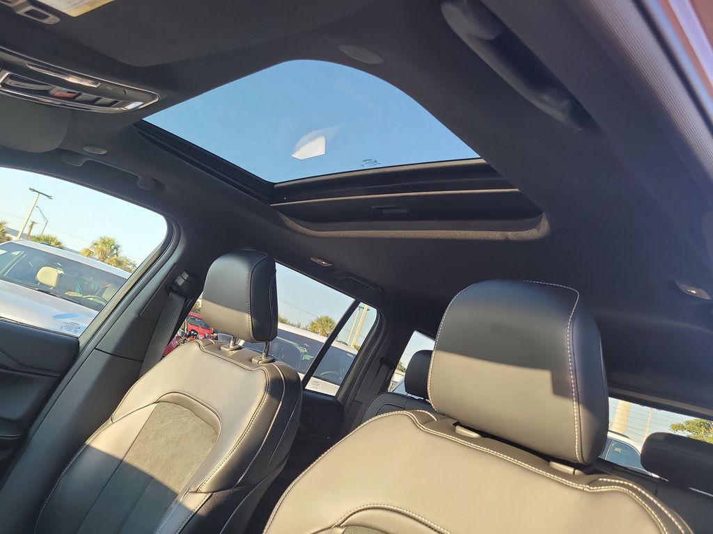 new 2025 Jeep Grand Cherokee car, priced at $40,635