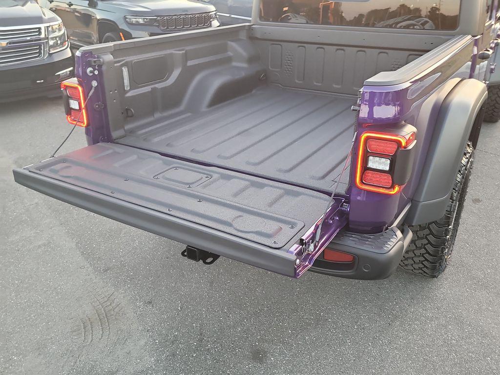 new 2026 Jeep Gladiator car, priced at $59,777