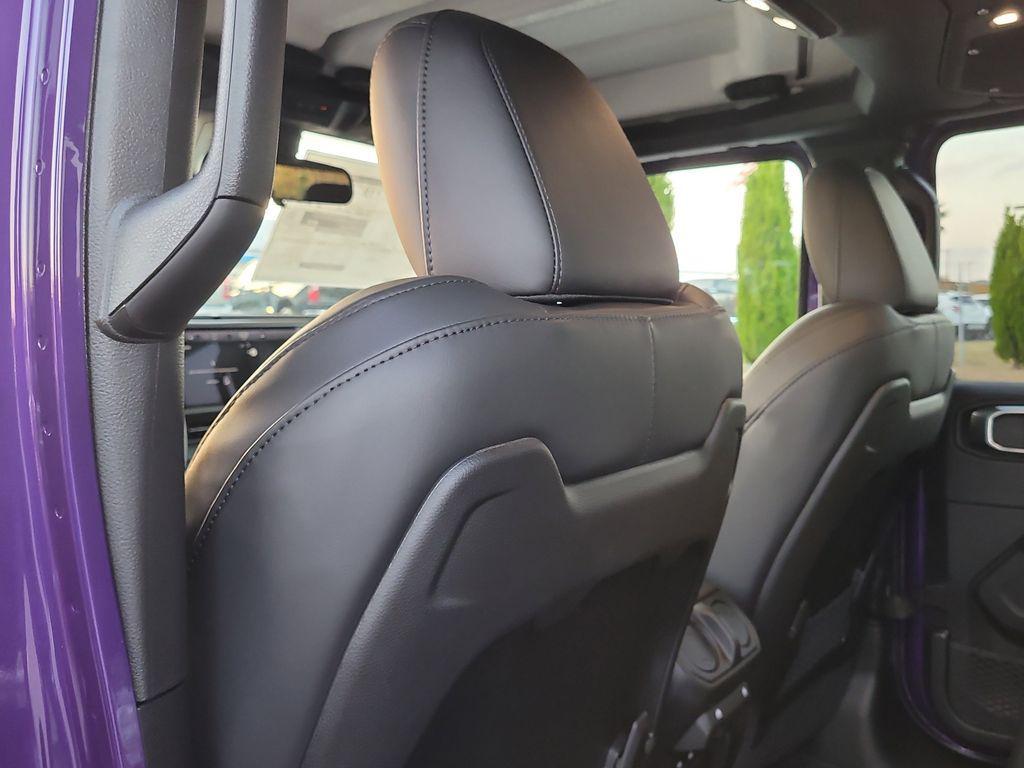 new 2026 Jeep Gladiator car, priced at $59,777