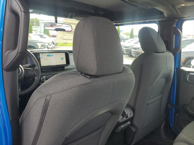 new 2025 Jeep Gladiator car, priced at $38,439