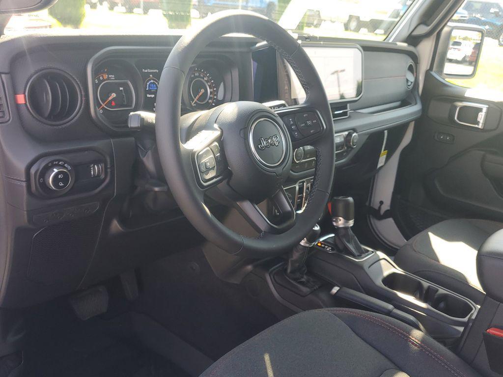 new 2025 Jeep Gladiator car, priced at $43,989