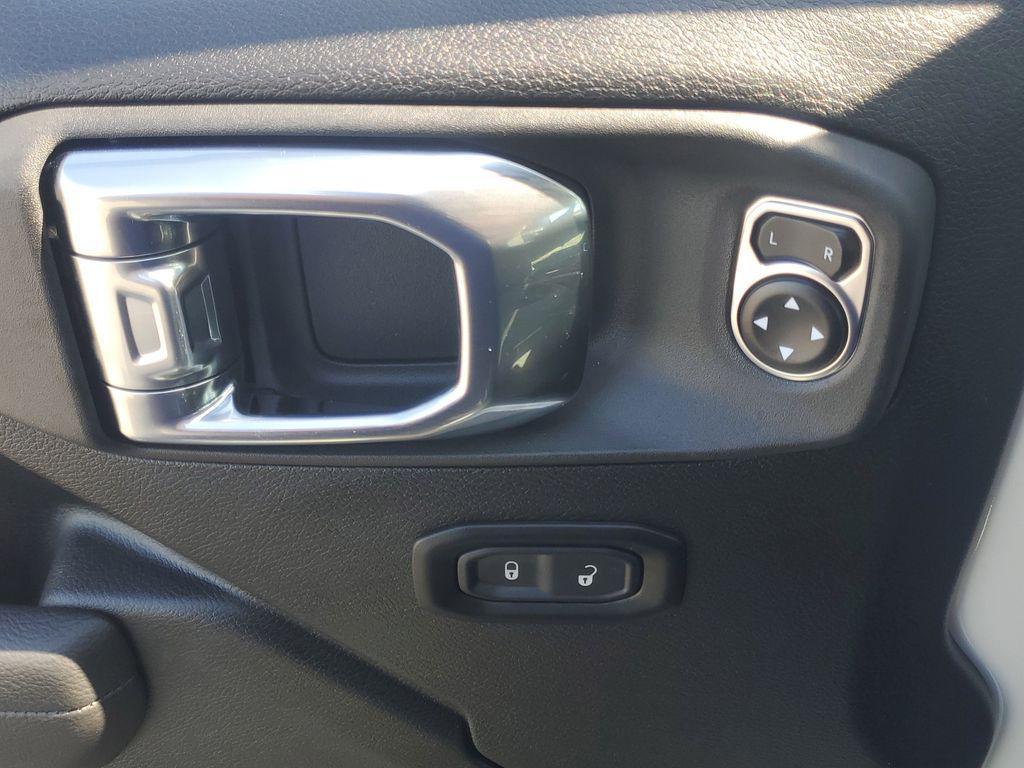 new 2025 Jeep Gladiator car, priced at $43,989