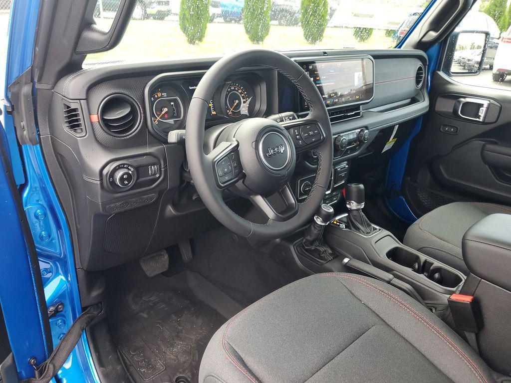 new 2025 Jeep Gladiator car, priced at $43,205