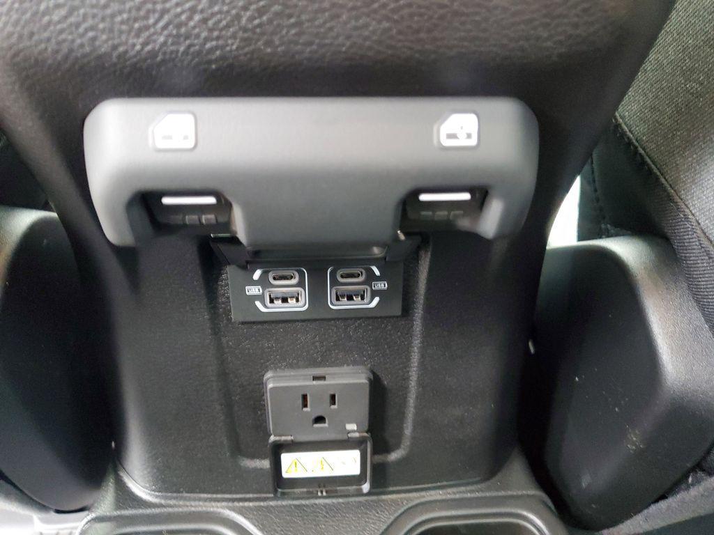 new 2025 Jeep Gladiator car, priced at $43,205