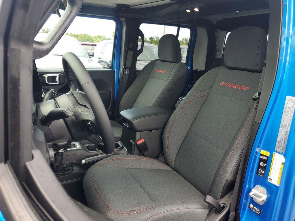 new 2025 Jeep Gladiator car, priced at $43,205