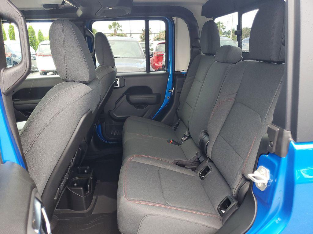 new 2025 Jeep Gladiator car, priced at $43,205