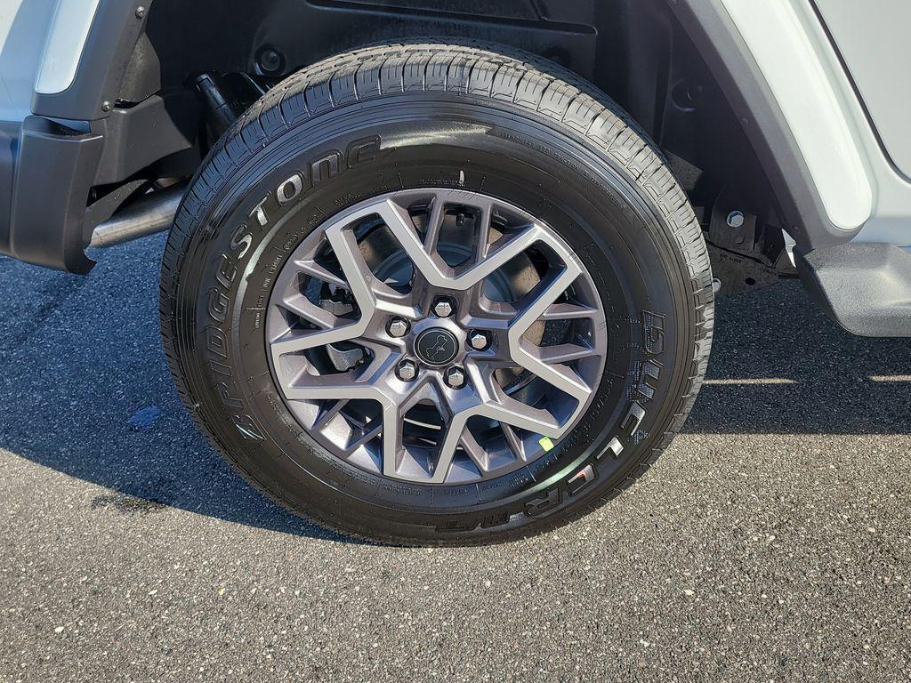 new 2025 Jeep Wrangler car, priced at $48,088