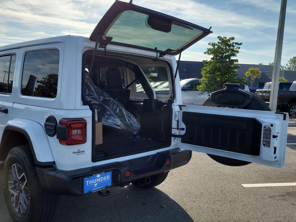 new 2025 Jeep Wrangler car, priced at $48,088