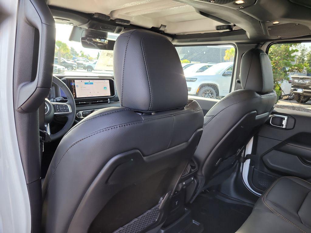 new 2025 Jeep Wrangler car, priced at $48,088