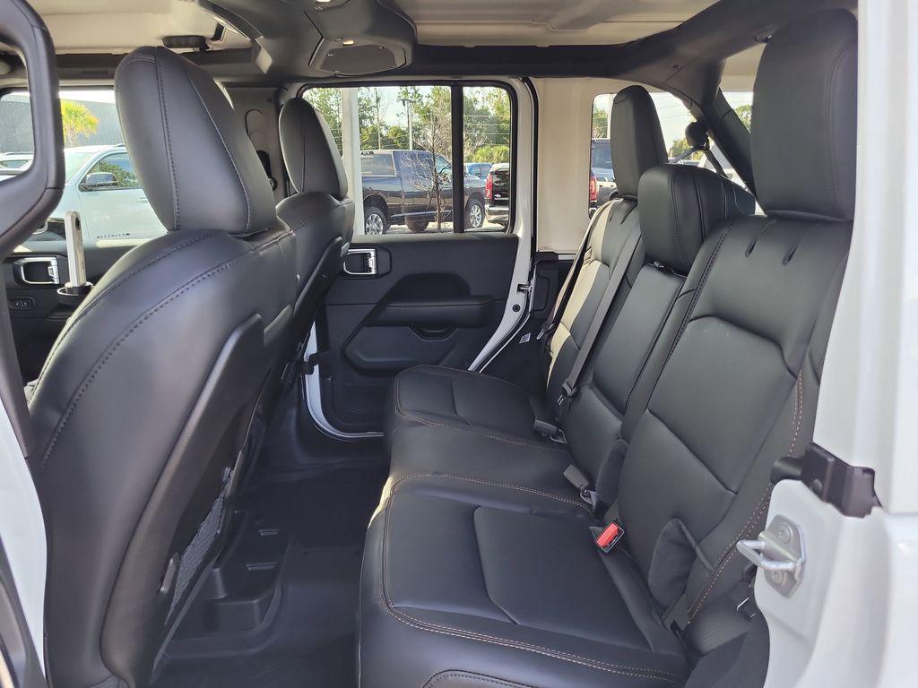 new 2025 Jeep Wrangler car, priced at $48,088