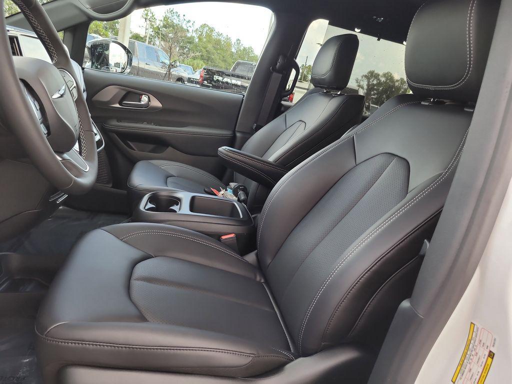 new 2026 Chrysler Pacifica car, priced at $40,398