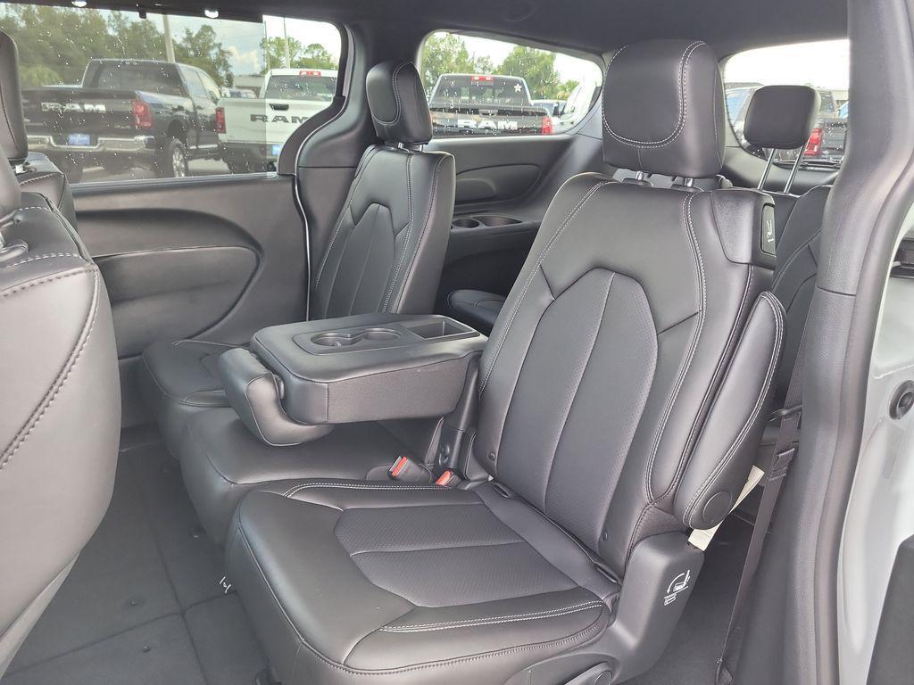 new 2026 Chrysler Pacifica car, priced at $40,398