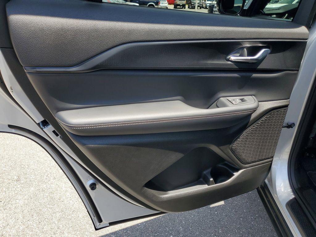 new 2025 Jeep Grand Cherokee L car, priced at $34,474