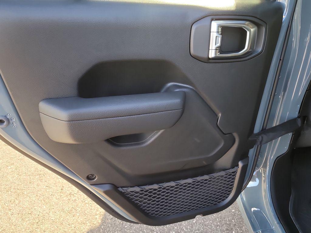 new 2025 Jeep Gladiator car, priced at $41,055