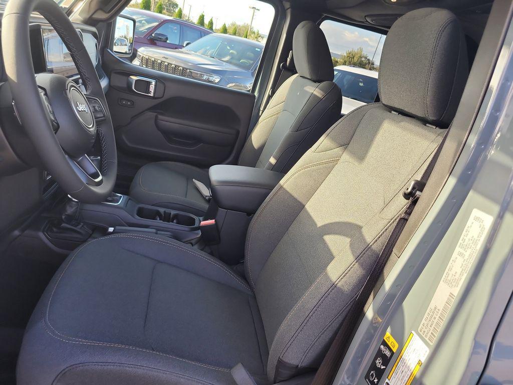 new 2025 Jeep Gladiator car, priced at $41,055